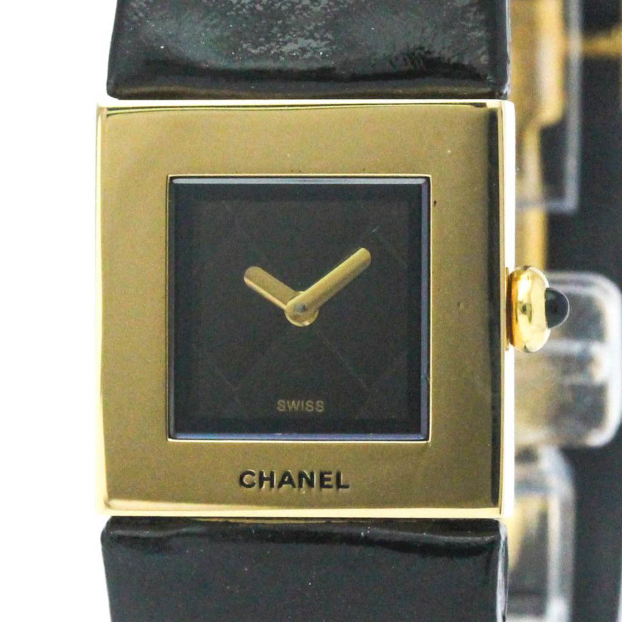 Polished CHANEL Matrasse 18K Gold Leather Quartz Ladies Watch