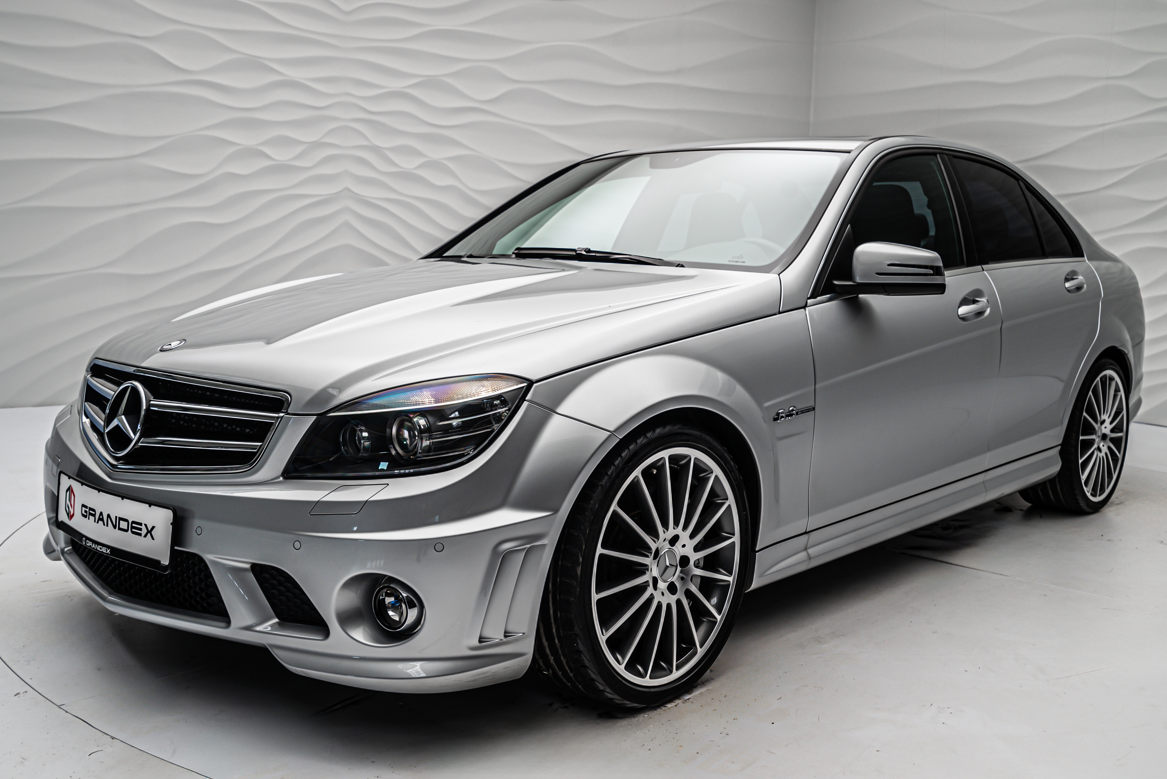 Performans Paketi, Deri ve Sunroof ile Mercedes-Benz C 63 AMG