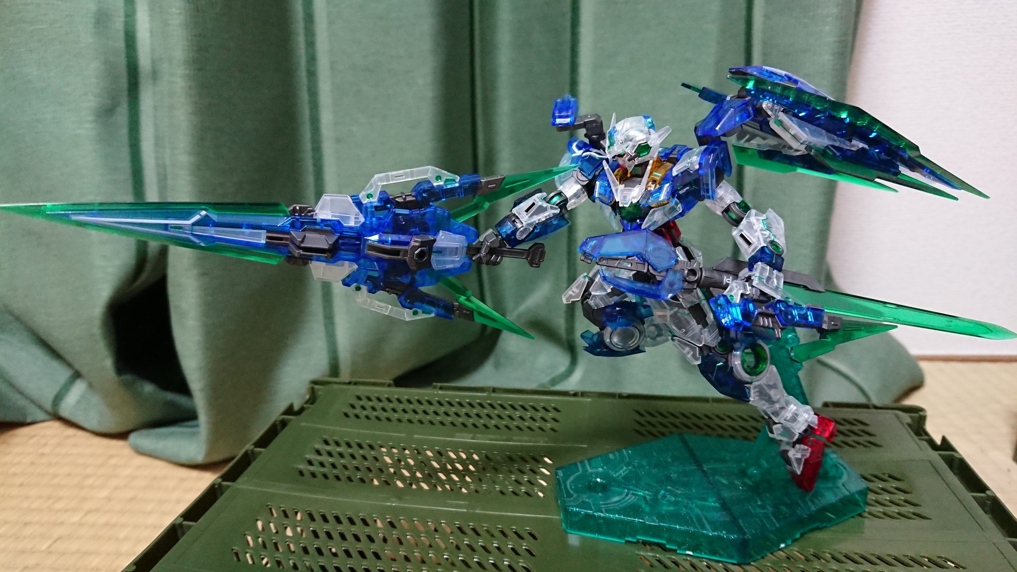 ダブルオークアンタ フルセイバー(クリアカラー)｜hiroki0aさんの