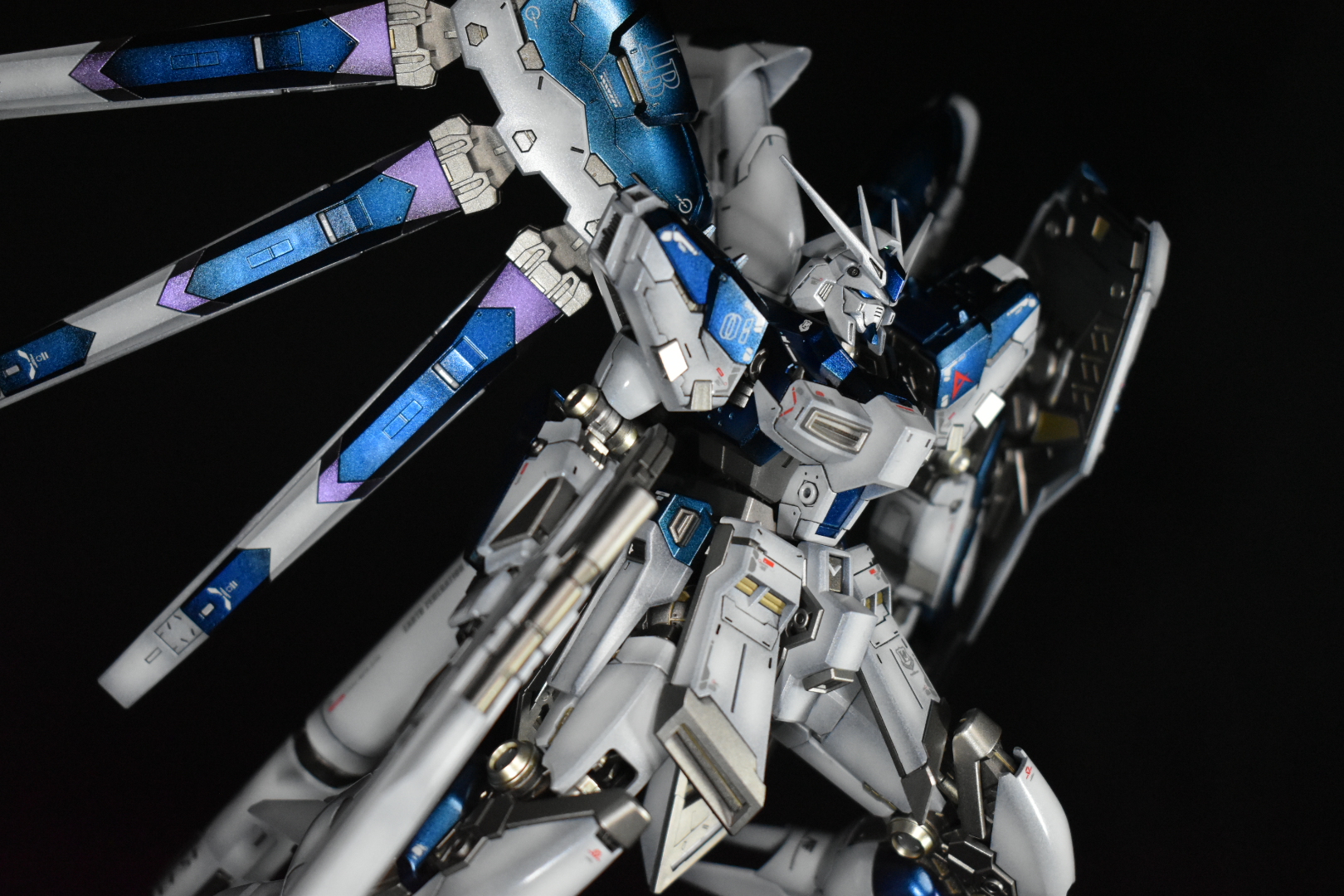 RG Hi-νガンダム 光沢仕上げ｜nikoさんのガンプラ作品｜GUNSTA（ガンスタ）