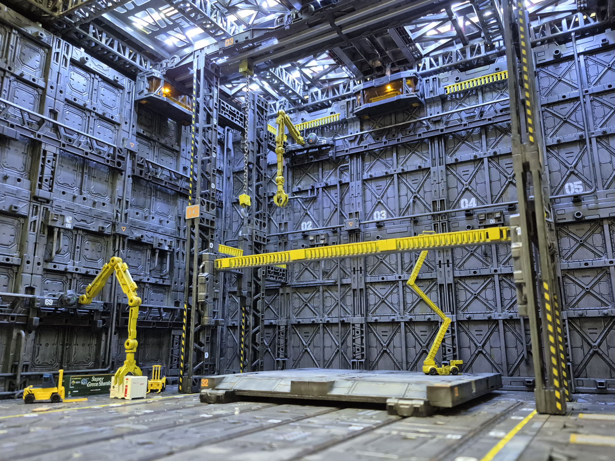 100均素材で撮影用格納庫製作｜AEGISさんのガンプラ作品｜GUNSTA