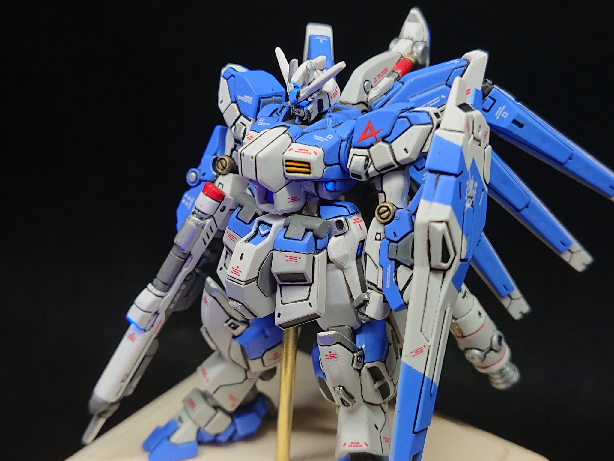 ガンダムアーティファクト Hi-νガンダム｜ポンポンさんのガンプラ作品