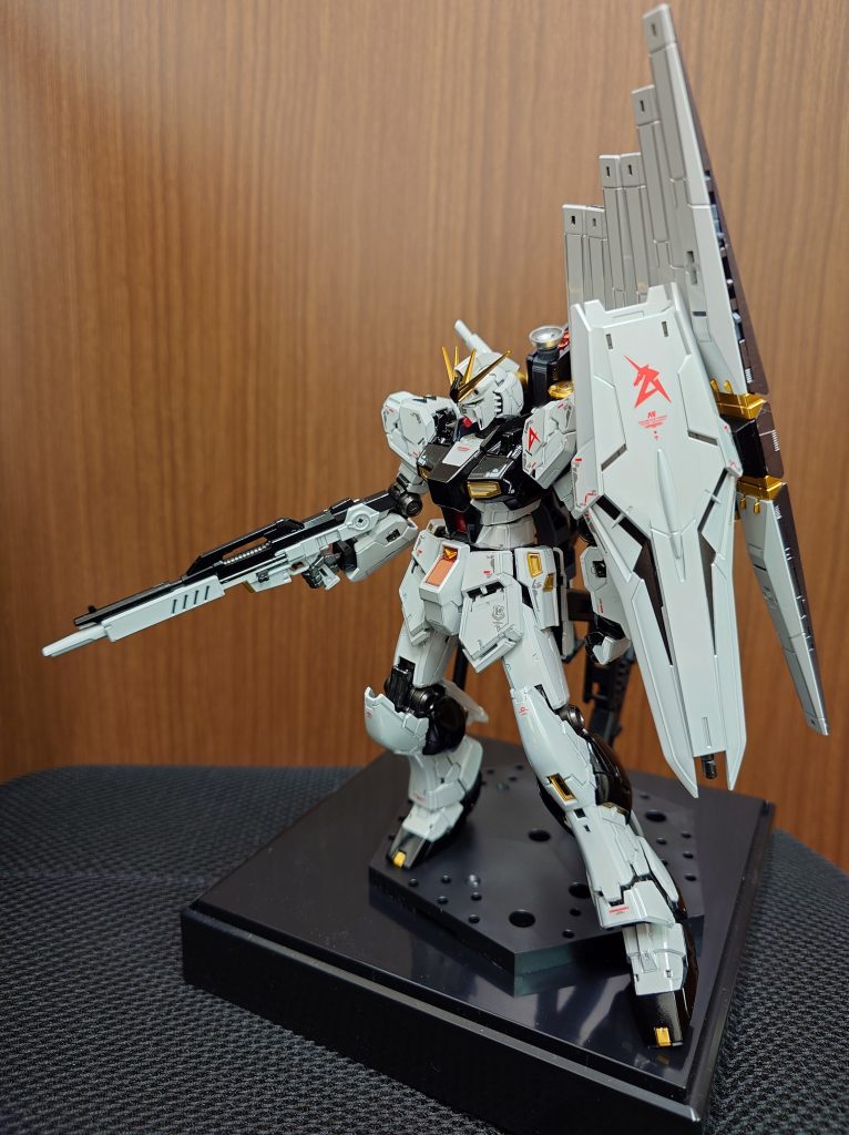 RG vガンダム チタニウムフィニッシュ部分塗装｜プラビギナーさんの