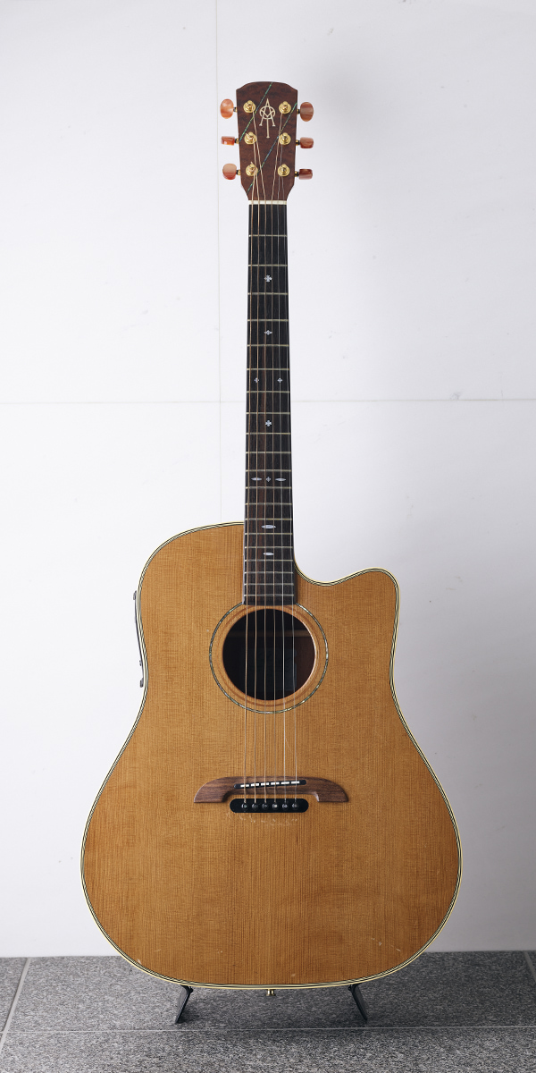 清 竜人が所有する3本のギター | ギター・マガジンWEB｜Guitar magazine