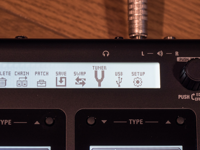 試奏レビュー】本能をアンロックせよ！ ワイド・ディスプレイ搭載の