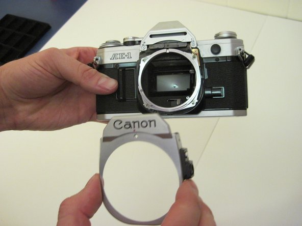 Canon AE-1 SLR レンズマウントの交換 - iFixit 修理ガイド