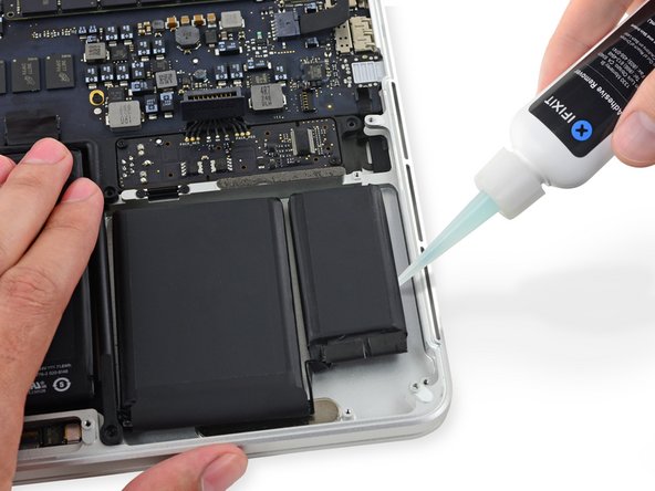 MacBook Pro 13インチ Retina Display Late 2013 のバッテリーの交換
