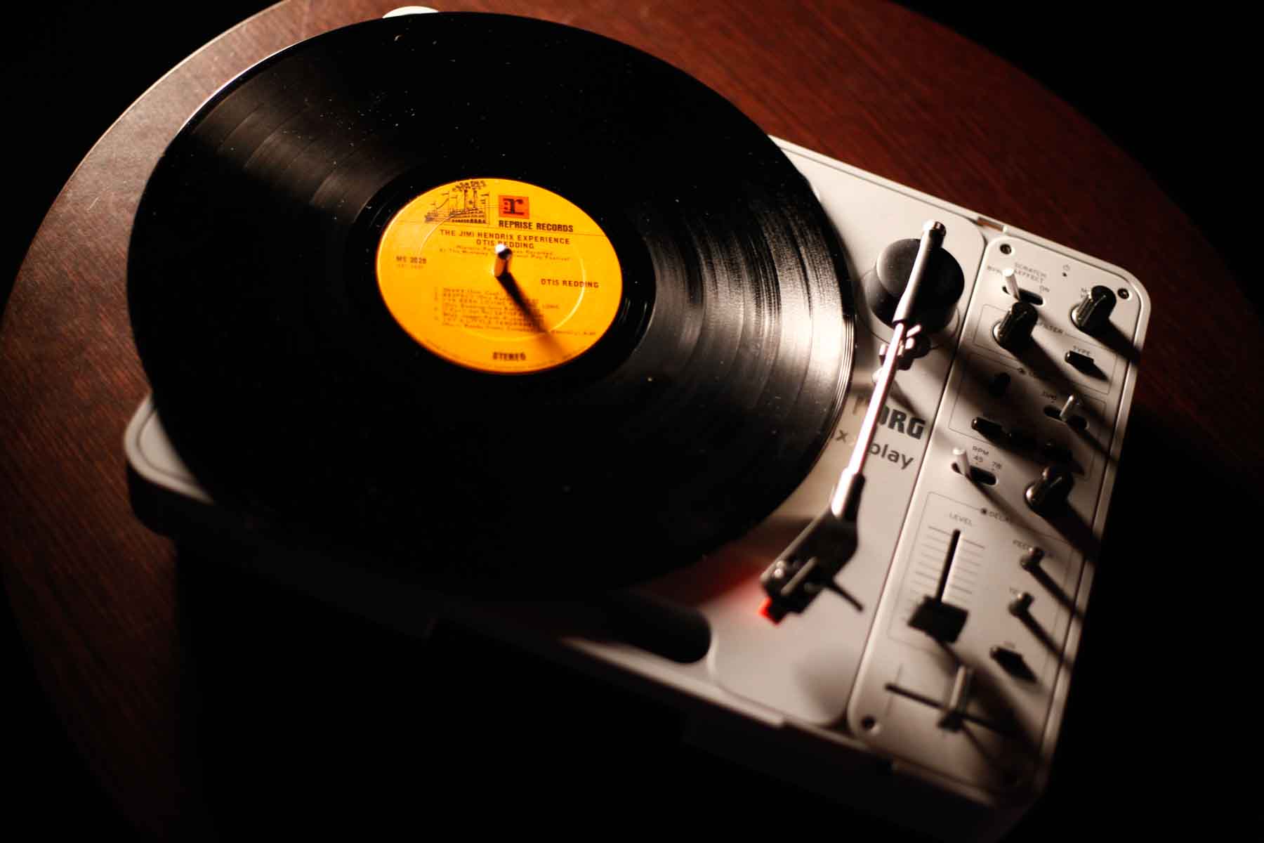 最高に遊べるレコードプレイヤーをご紹介します。 - Guitar Shop Hoochie's