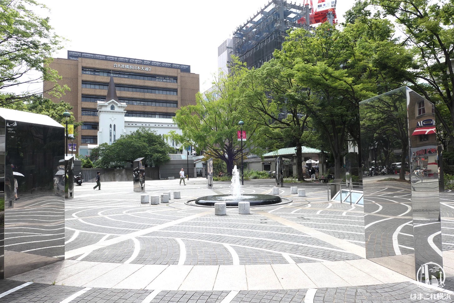 横浜市の新マンホールカード、桜木町駅観光案内所でゲット！マンホール
