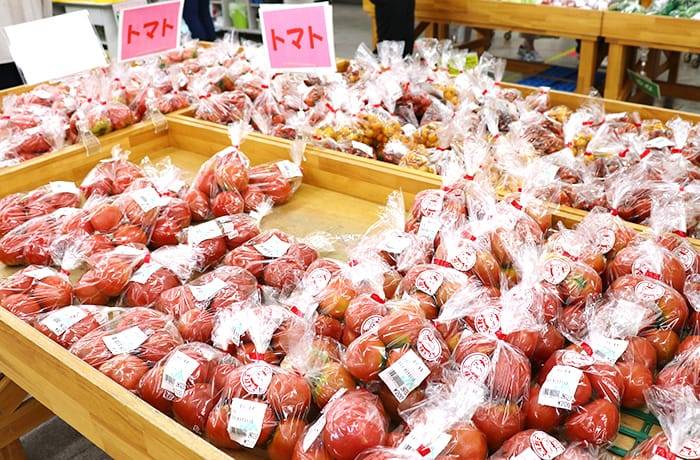 新鮮野菜&ご当地食材を買うならファーマーズマーケットへGO