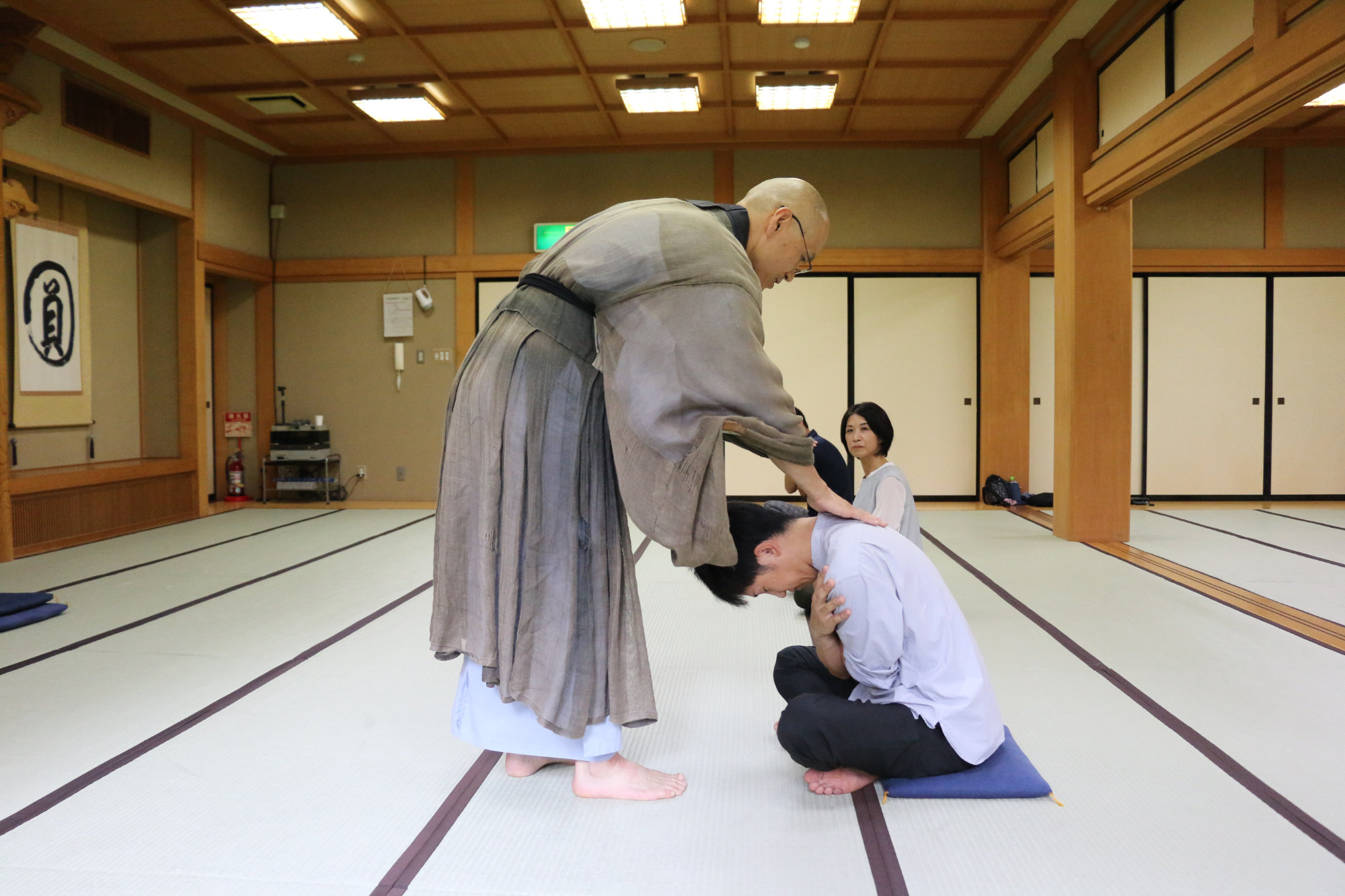 由緒ある禅寺 方広寺で心がととのう、日帰り坐禅・写経体験