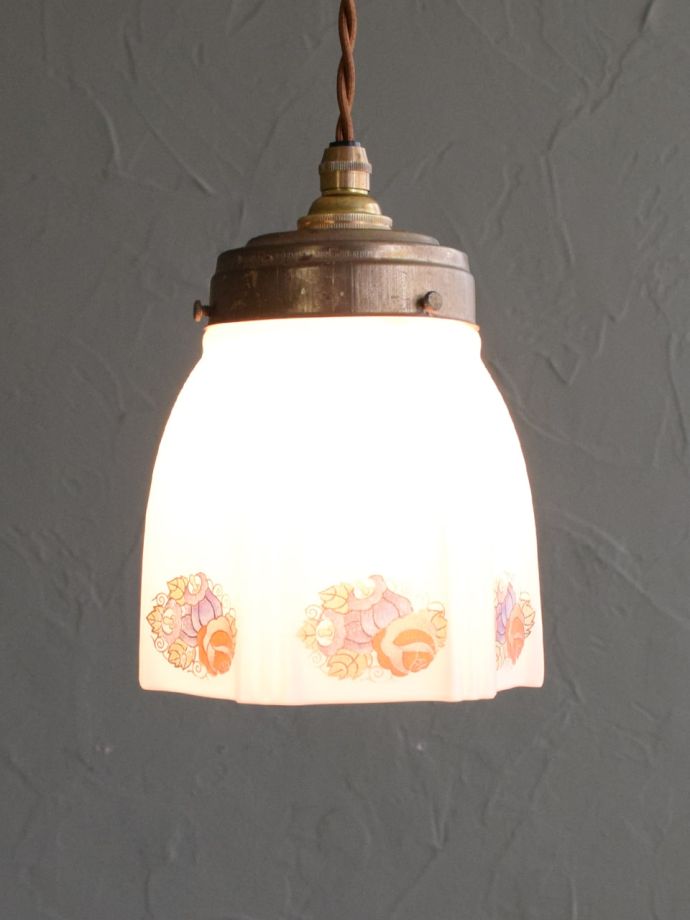 アンティークガラスのペンダントライト、レトロなお花のガラスシェード