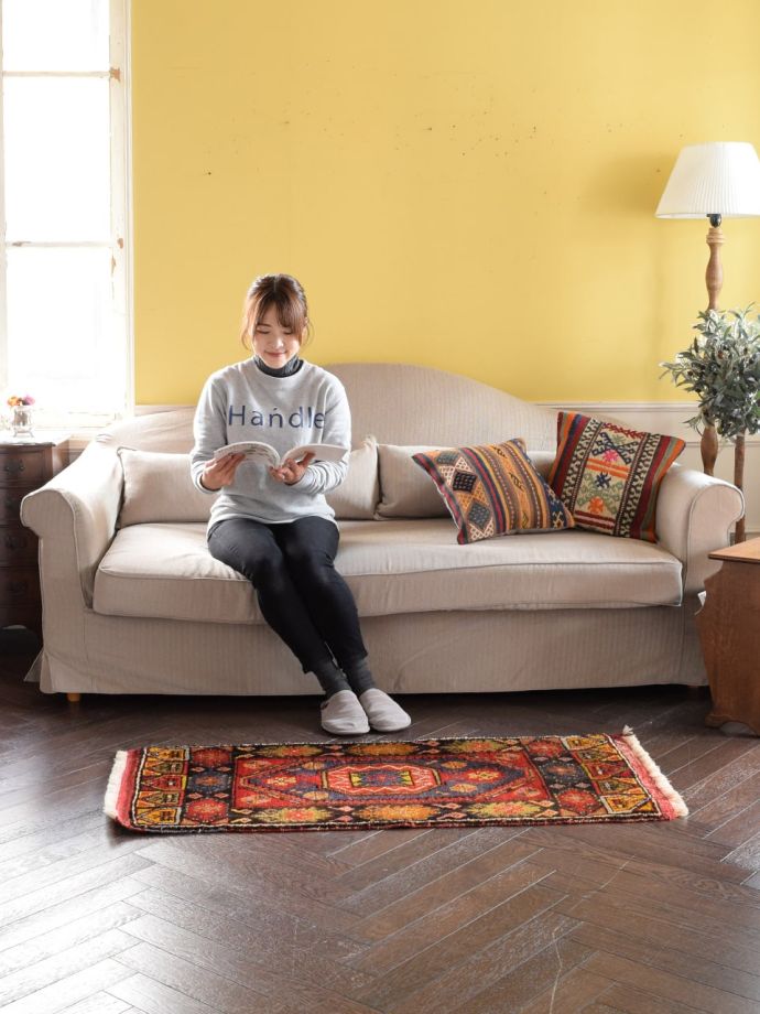 トルコのおしゃれなオールド絨毯、幾何学模様がおしゃれなトライバル