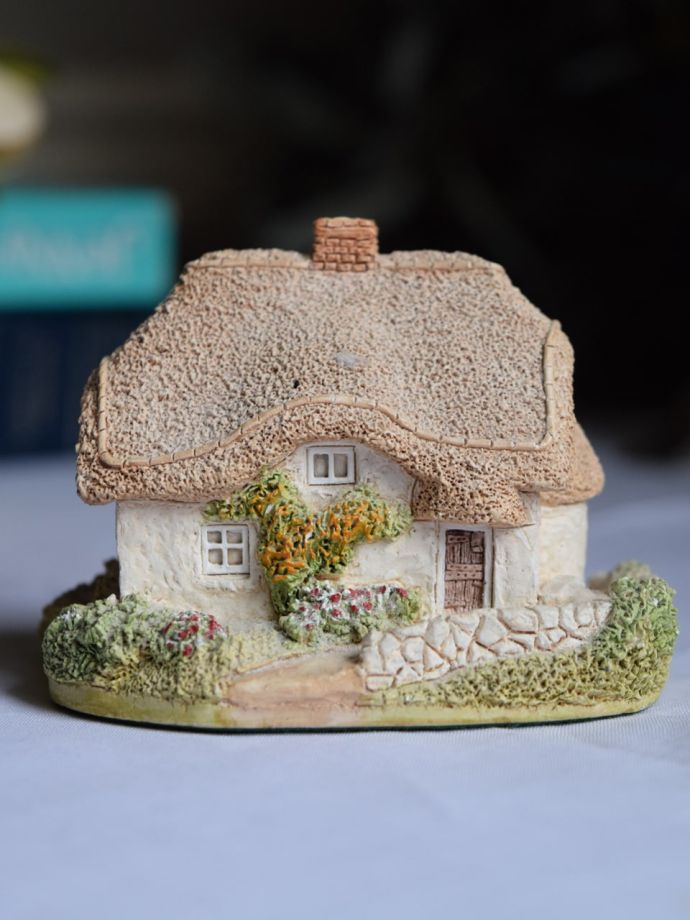 イギリスから届いた可愛いお家型のオブジェ、Lilliput Lane(リリパット
