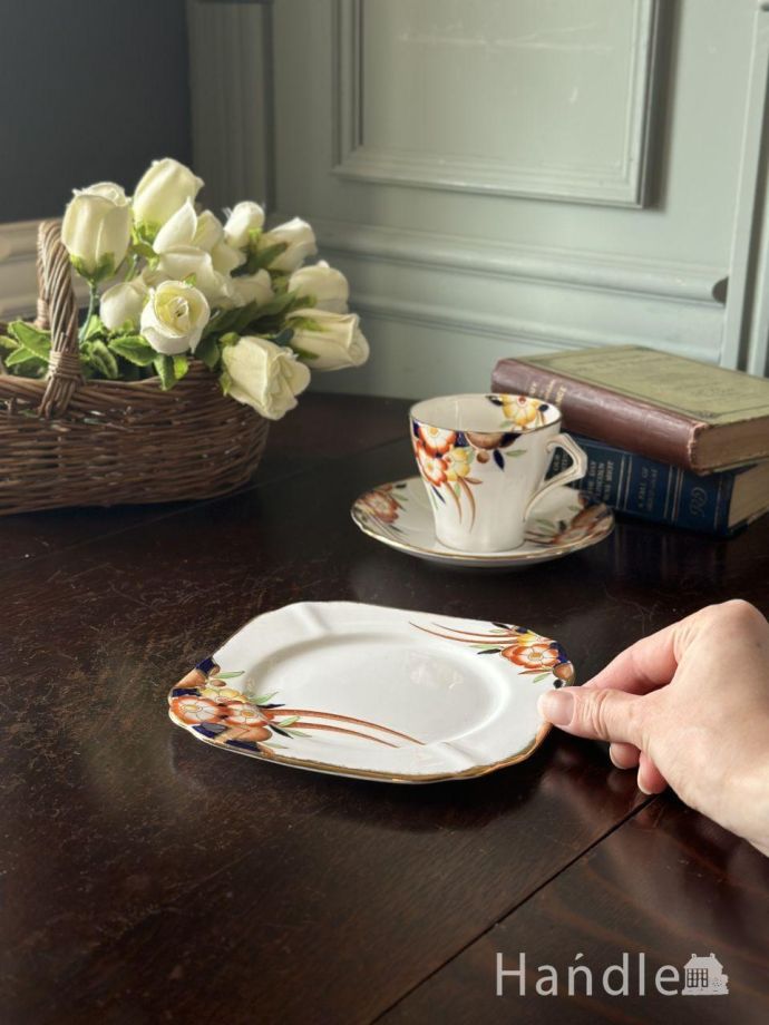 イギリスから届いたアンティークのお皿、スクエア型のシノワズリ