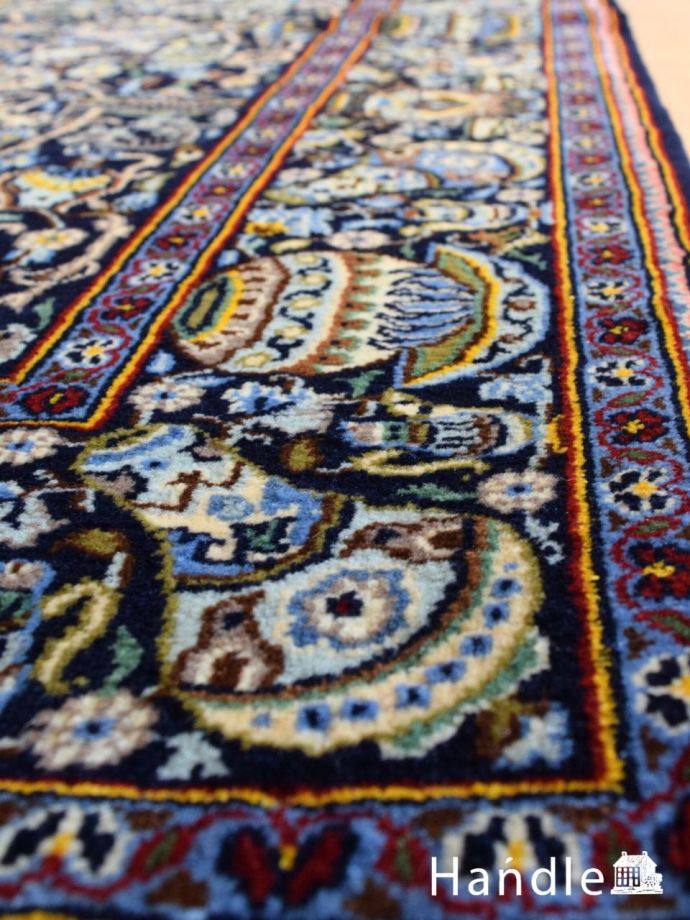 深い藍色がめずらしいKashan（カシャーン）、コルクウールの美しい