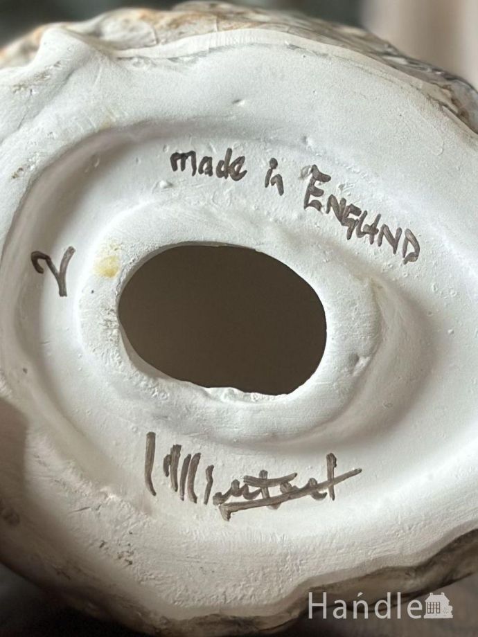 英国から届いた手作りのふくろうの置物、愛くるしい表情のウィン