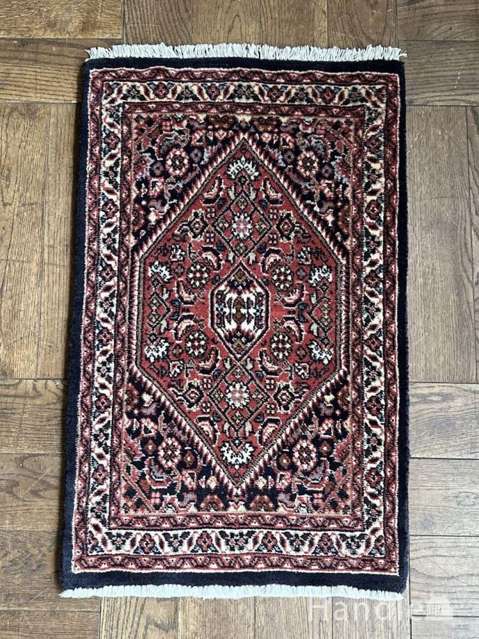 玄関マットに使えるペルシャ絨毯、ザンジャーンのおしゃれな手織りの