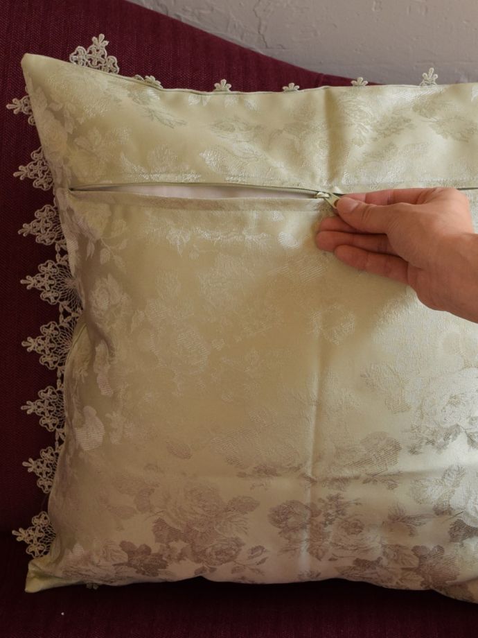 フレンチアンティーク調のギュピールレースを使ったおしゃれな