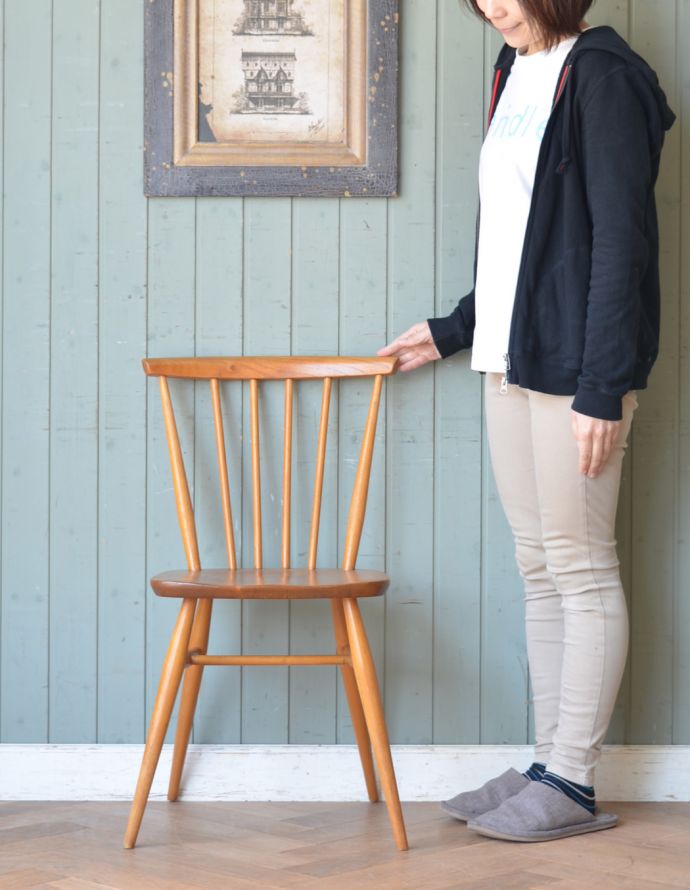 アーコールのボウバックチェア（4本・カスタード色・ハの字脚・タグ