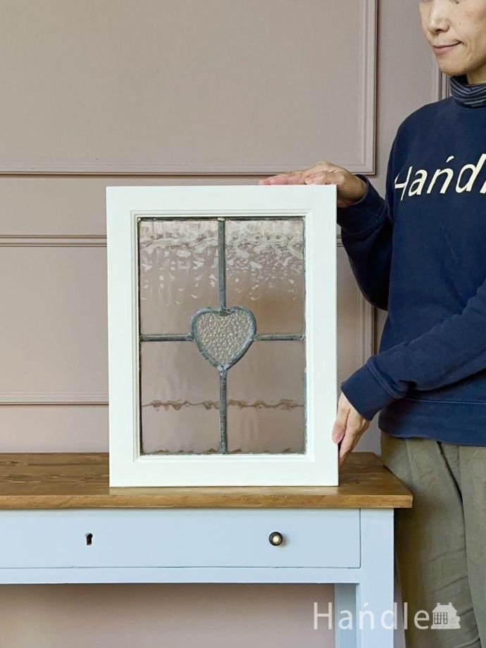 ハートの形がキュートなステンドグラス、イギリスから届いた