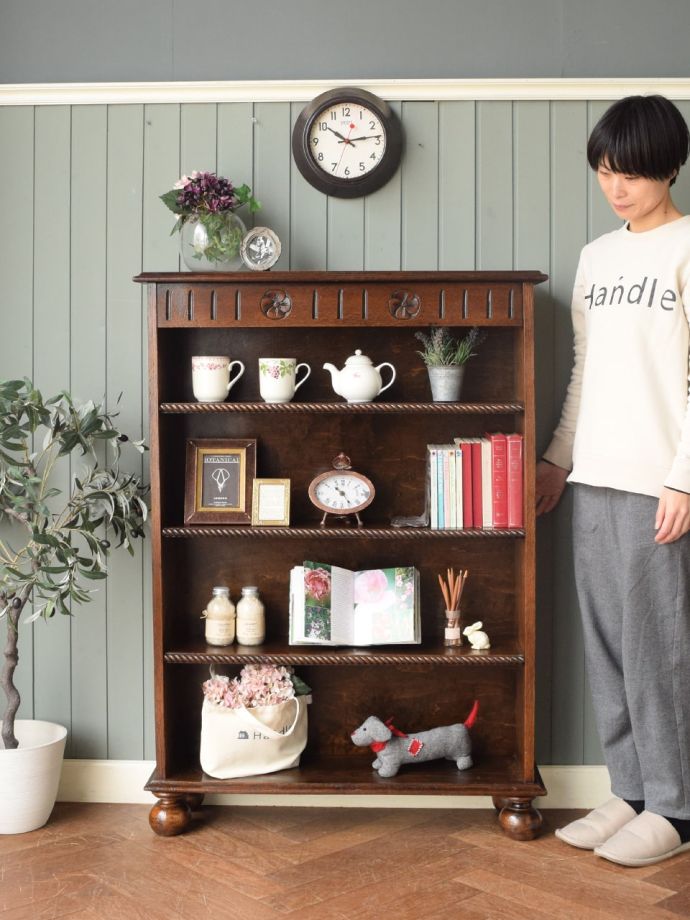 アンティークのオープンシェルフ、イギリスで見つけたオーク材のブック