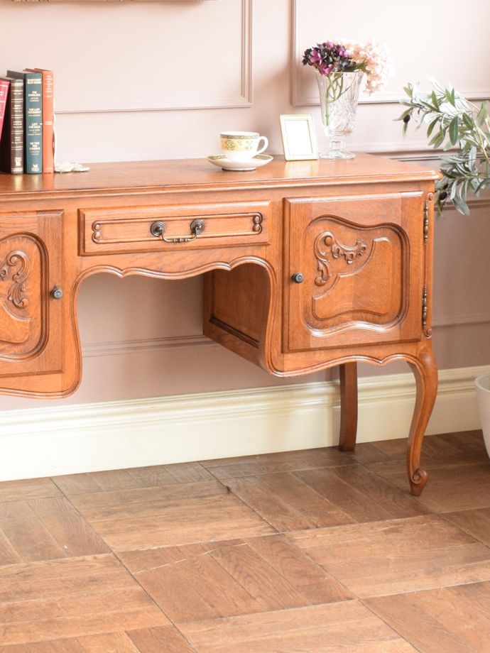 フランスから届いた猫足のおしゃれな書斎机、フレンチカブリオールの