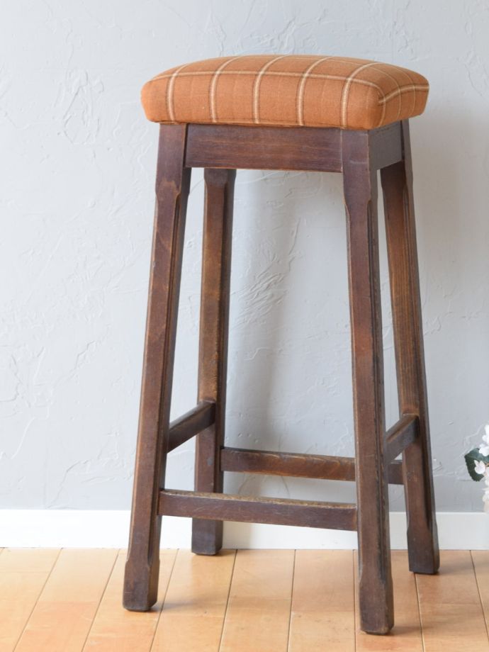 イギリスから届いたおしゃれなパブスツール、アンティークのハイ