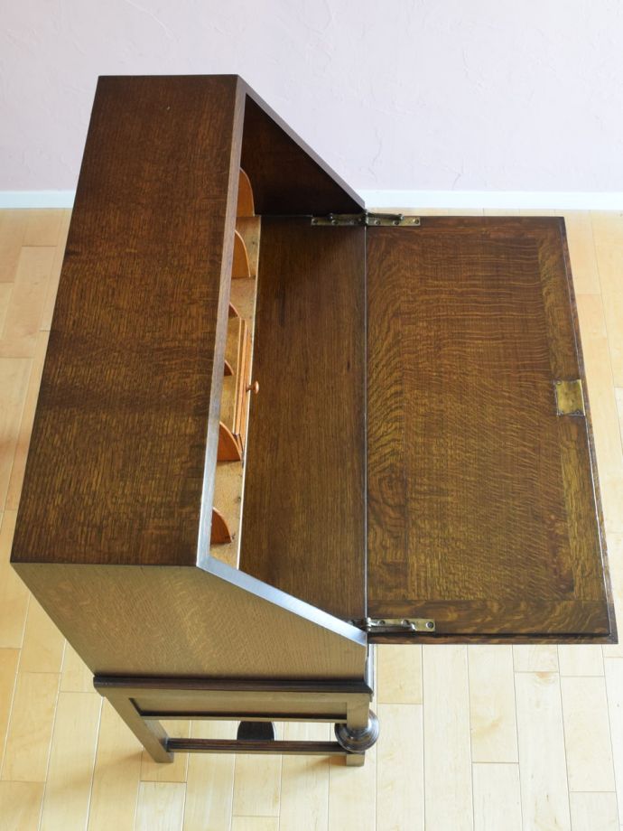 英国アンティークのライティングビューロー、オーク材の収納式デスク(q