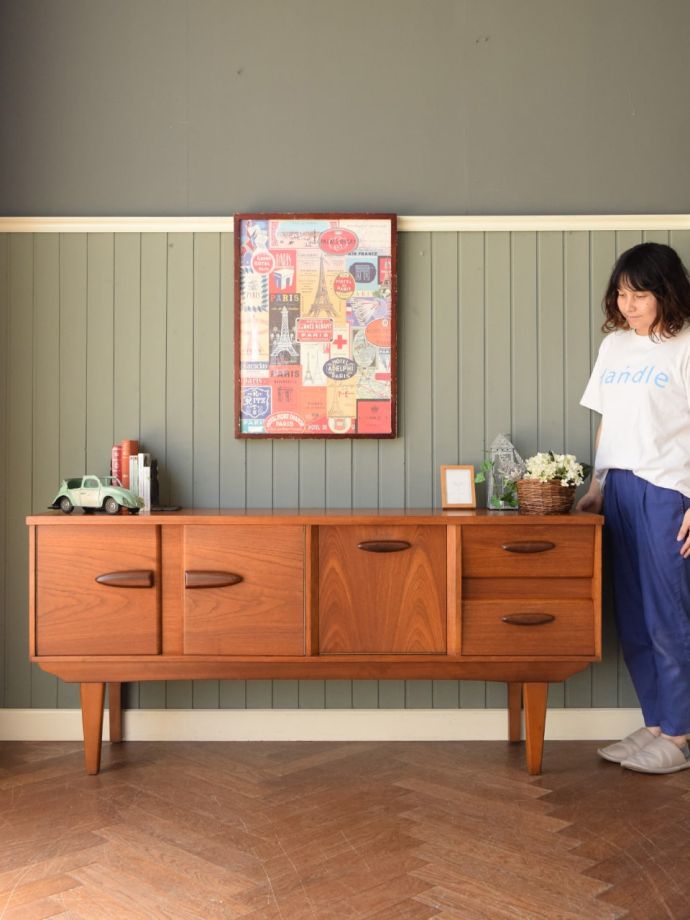 ミッドセンチュリーのおしゃれなビンテージ家具、Jentique社のカッコ