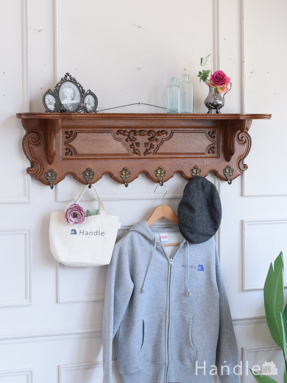 フランスアンティークの飾り棚、壁に付けて使えるウォールシェルフ(z