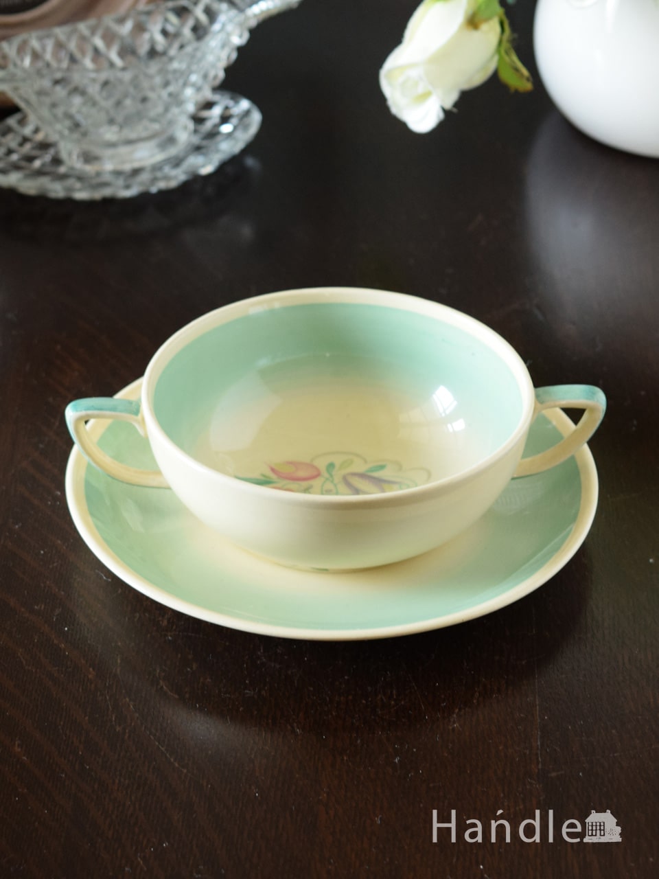 スージークーパー（Susie Cooper）のビンテージ食器、ドレスデン