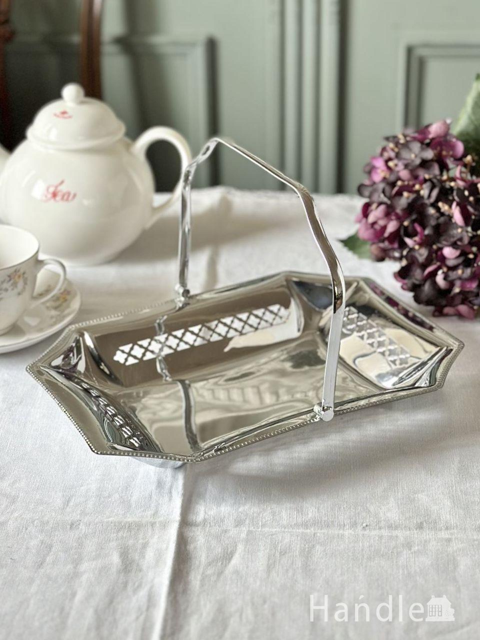 フランスから届いたおしゃれなパニエ、両手で持てる大きなサイズの