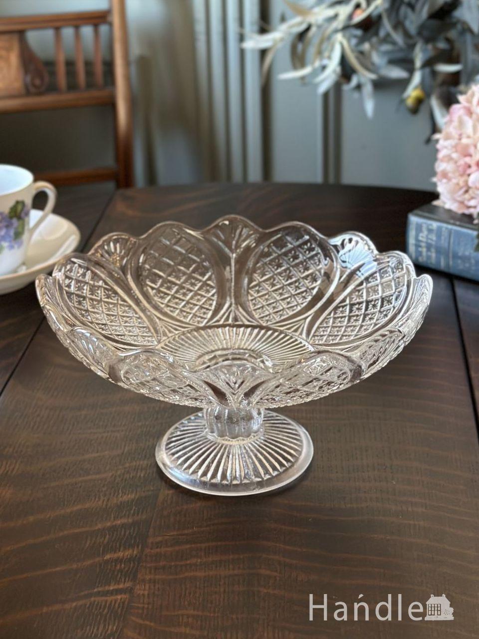 英国アンティークのシルバープレート器、アフタヌーンティー用のケーキ