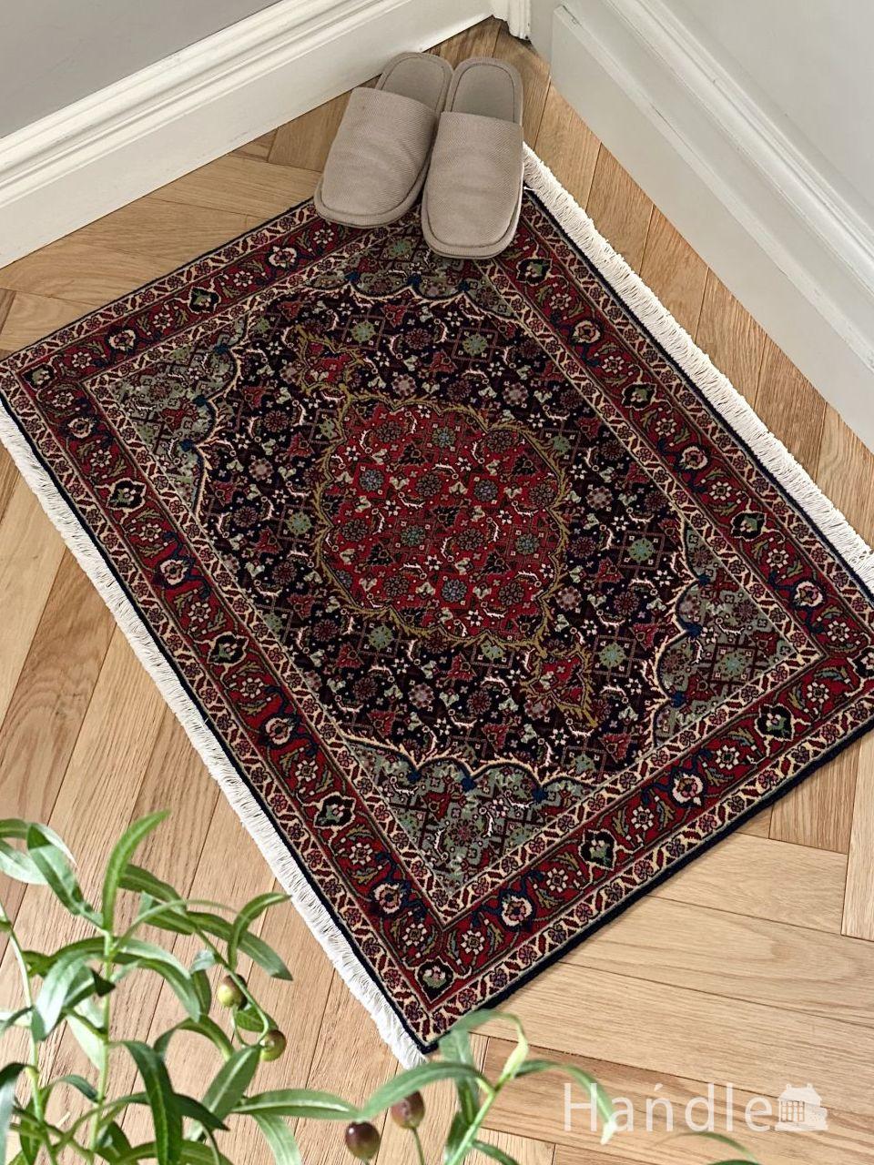 マヒデザインの希少なビンテージペルシャ絨毯、タブリーズTabriz