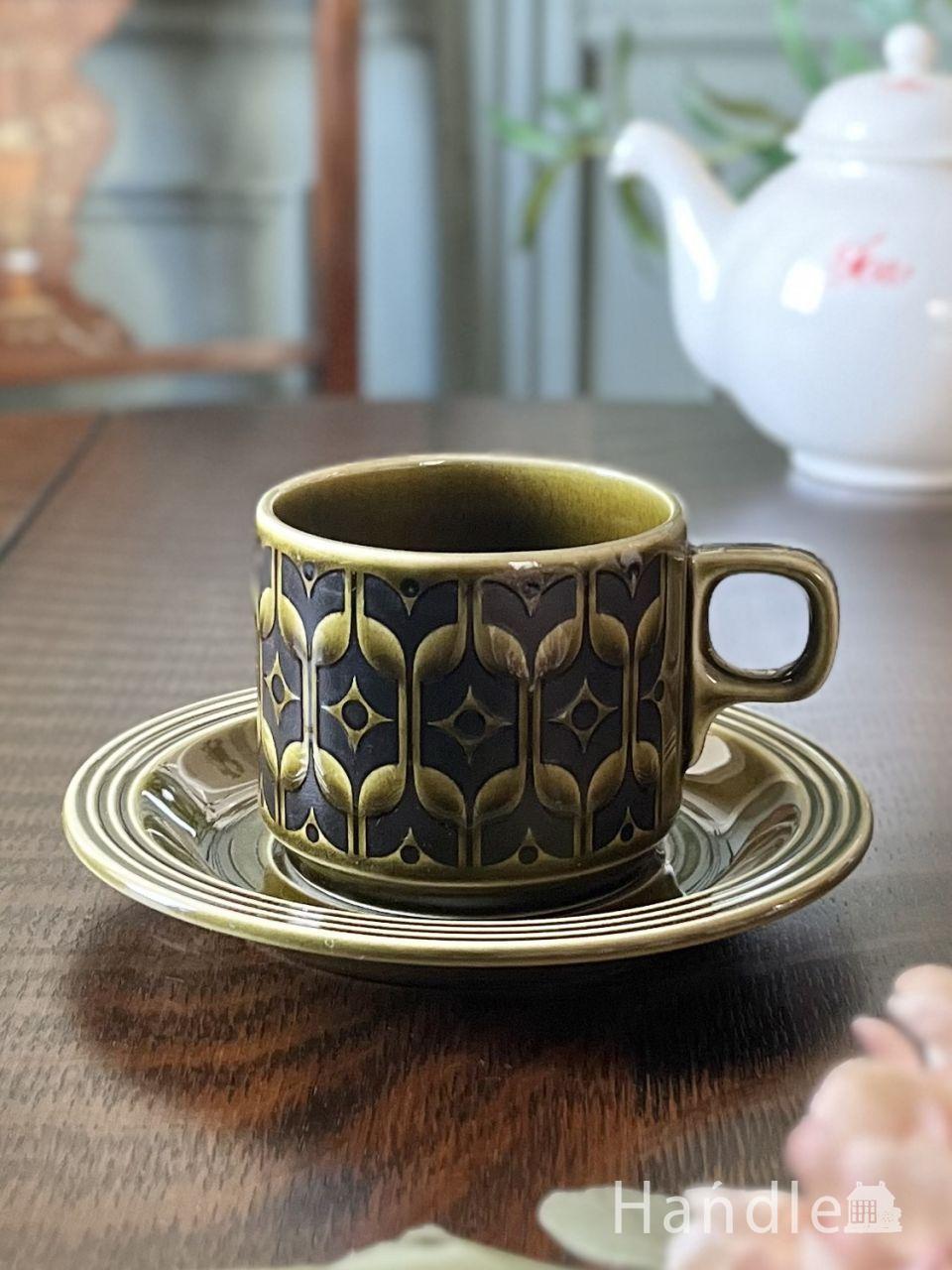 英国のアンティーク陶磁器、クラウンスタッフォードシャーのカップ