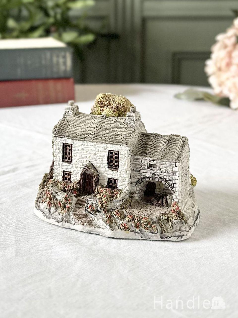 イギリスから届いたアンティークの花、エインズレイの陶磁器で出来た