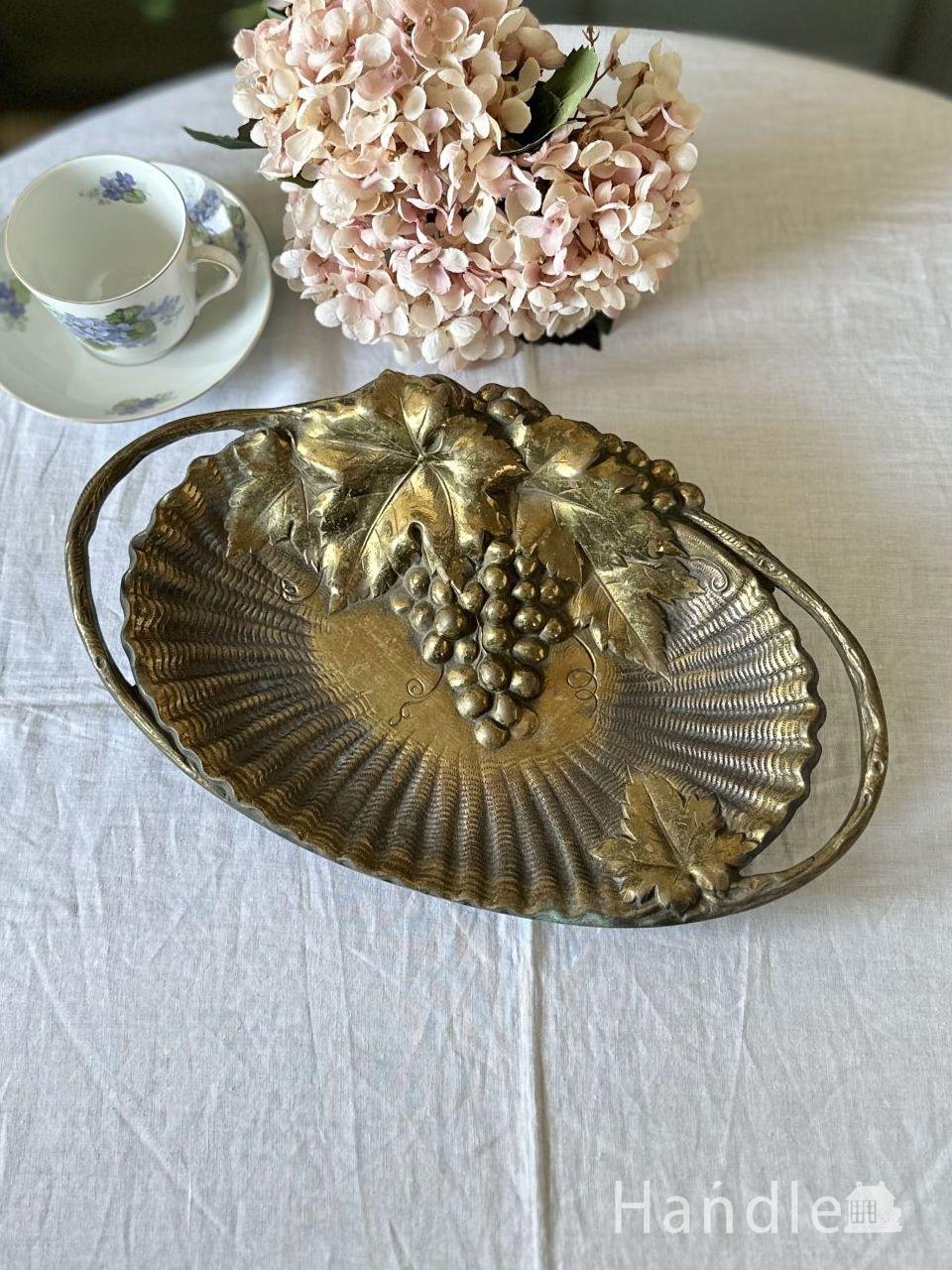 フランスのアンティークプチポワン雑貨、お花の刺繍が美しいトレイ(m