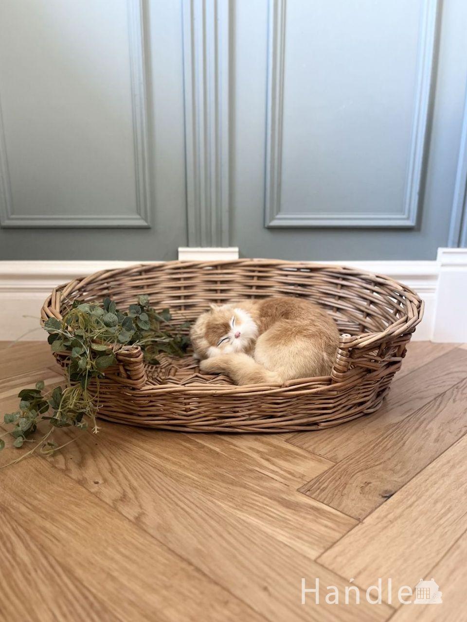 イギリスから届いたおしゃれなフラワーバスケット、アンティークの花