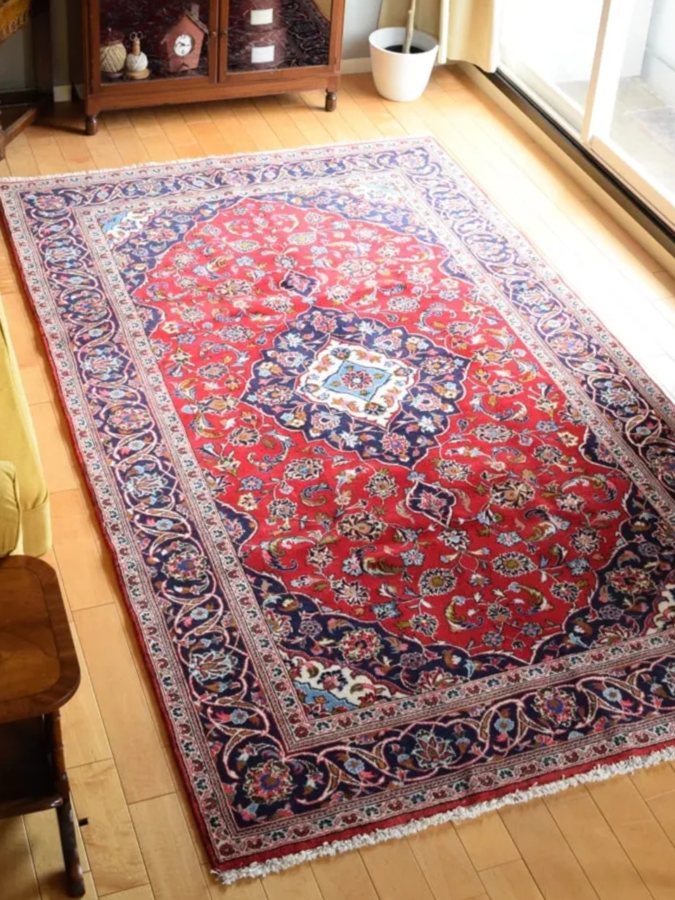 アルダカン（Ardakan）のビンテージ絨毯、華やかなメダリオン模様の