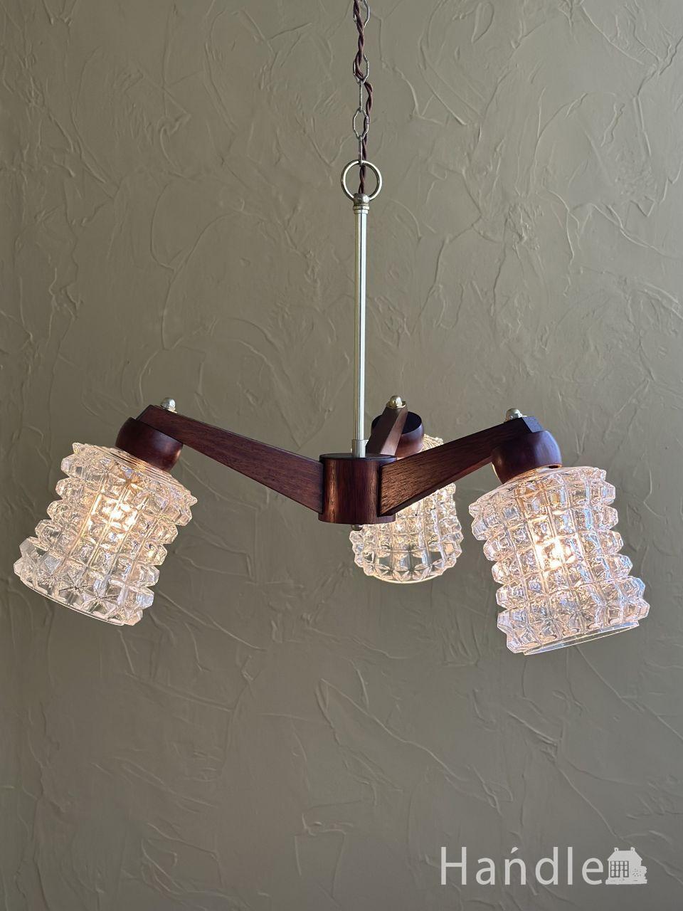 フランス輸入の小さなアンティークシャンデリア（E17シャンデリア球付