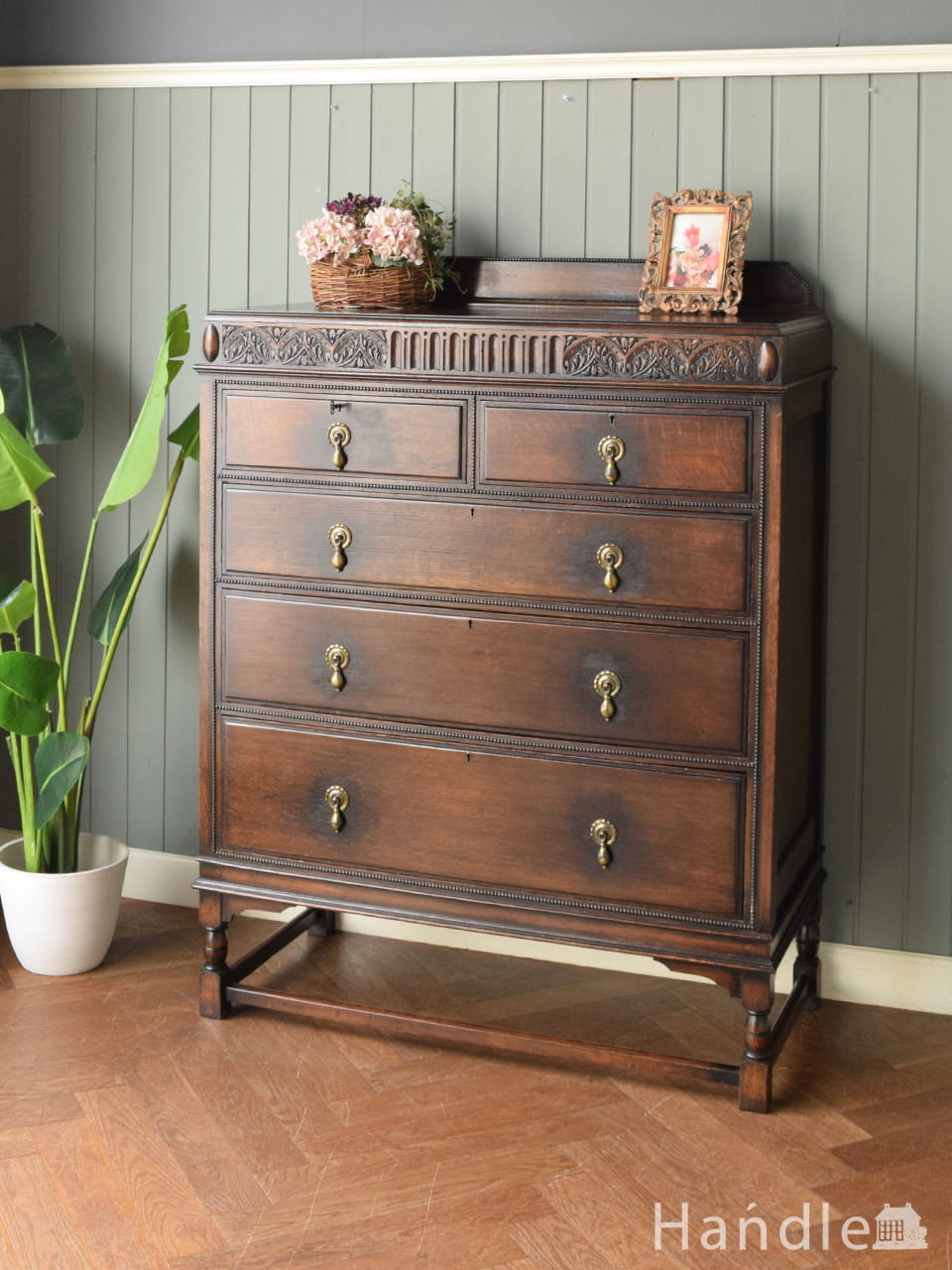 フランスの美しい猫脚チェスト、カギがついたアンティークの家具(j