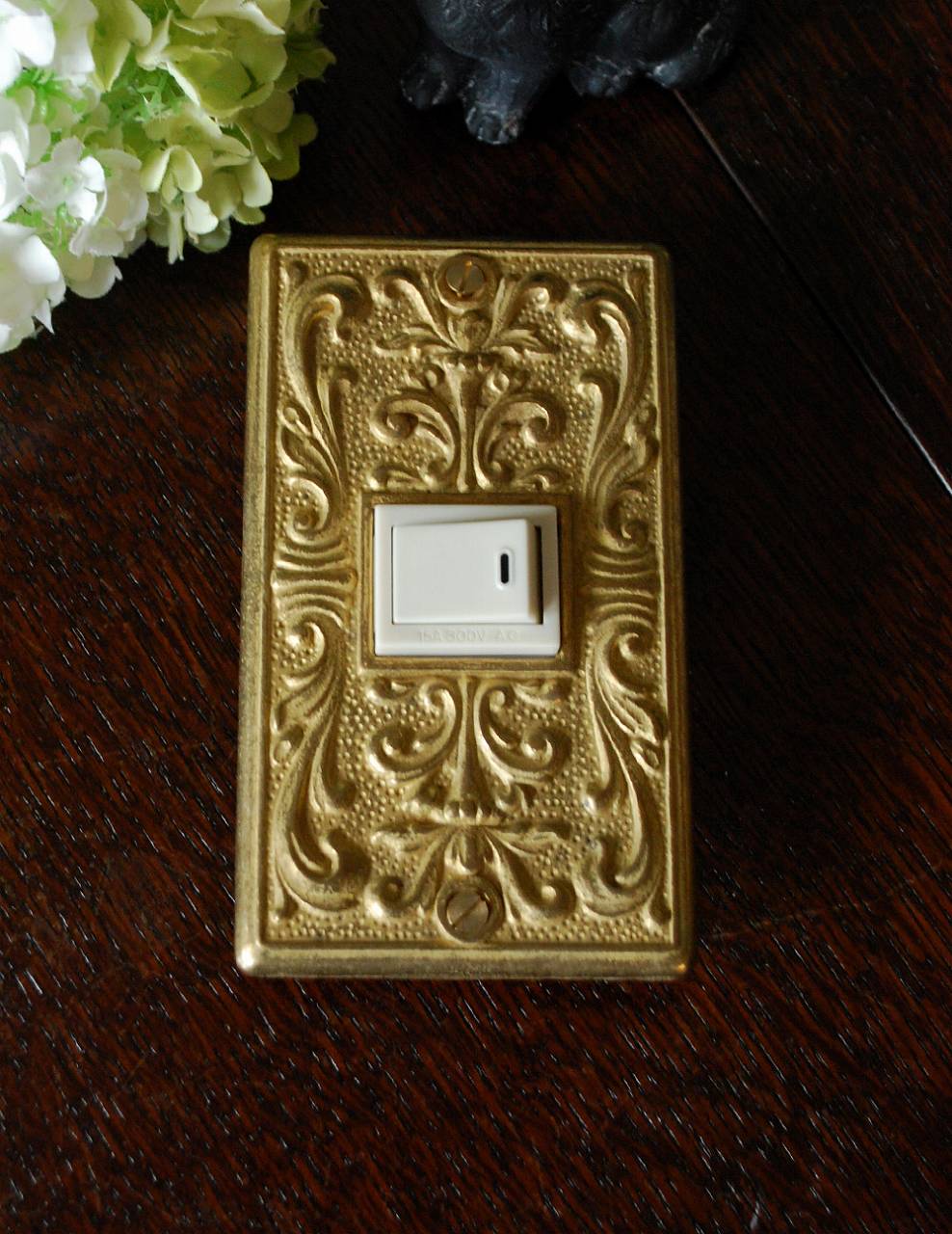 アンティーク風の真鍮スイッチカバー（ゴールド・シングルタイプ）(sc