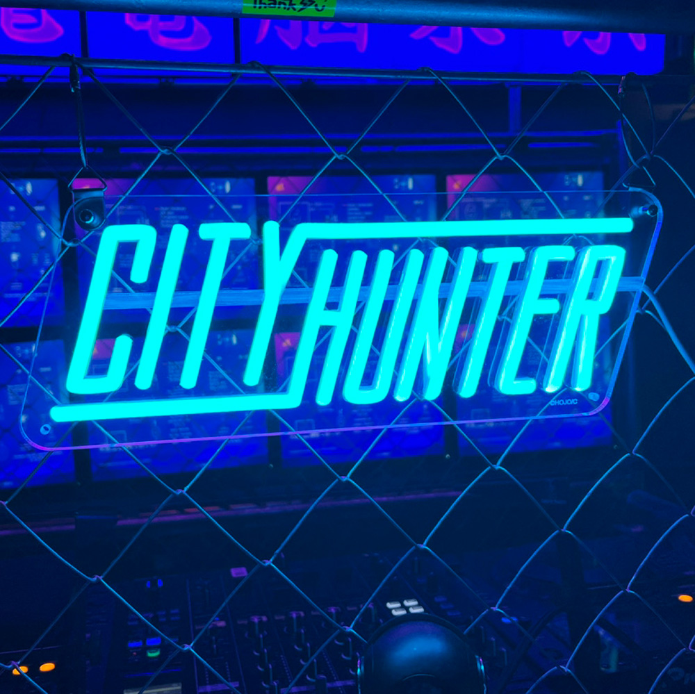 ここは唯一、俺が夢をみられるところなのさ…」80年代をポップに彩った