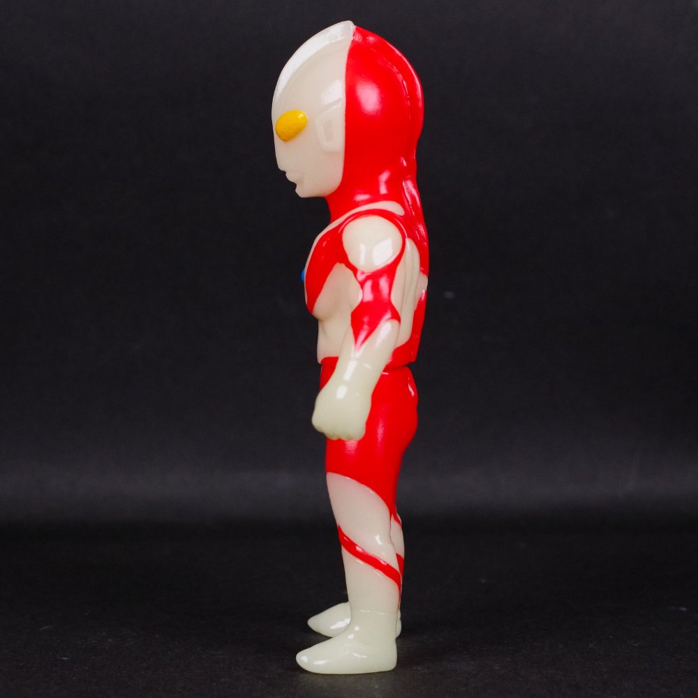 3月30日(土)より販売開始】【MAXTOY】ウルトラマン(蓄光