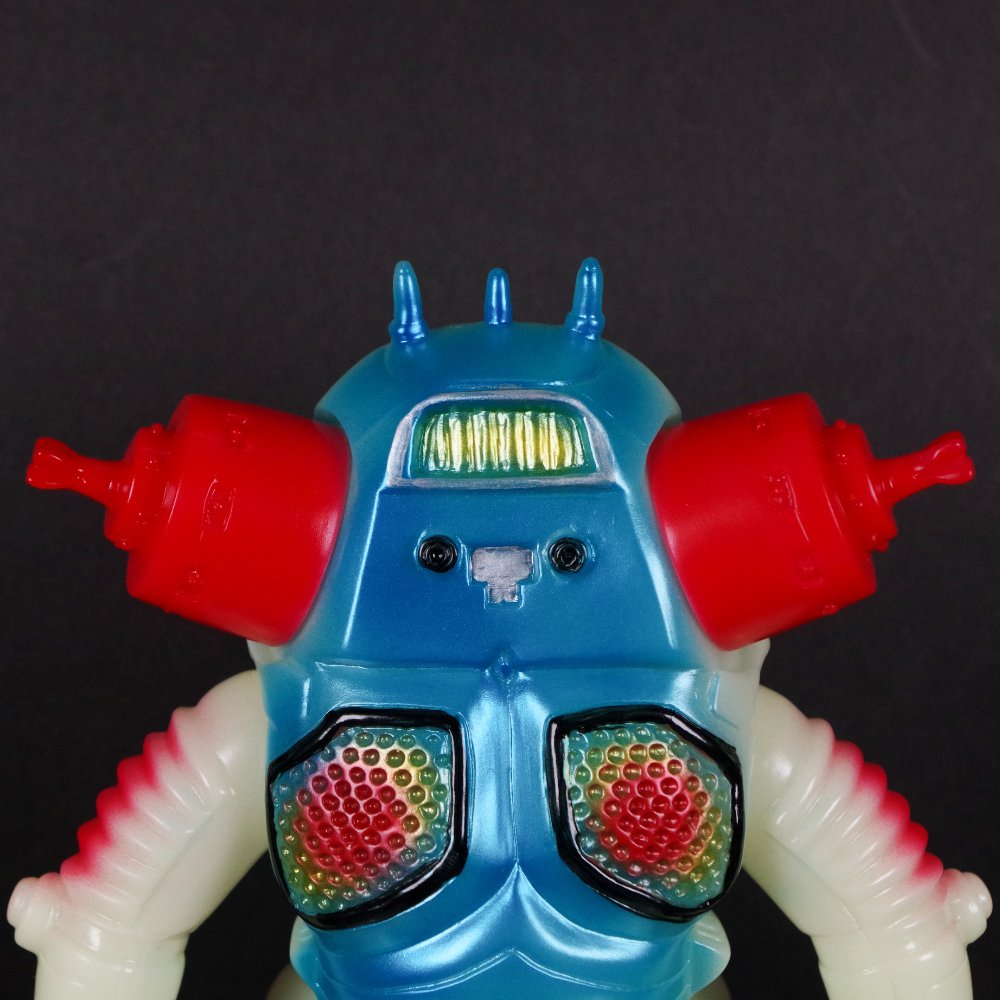 3月9日(日)より販売開始】【ブルマァク】キングジョー(蓄光ブルー)が