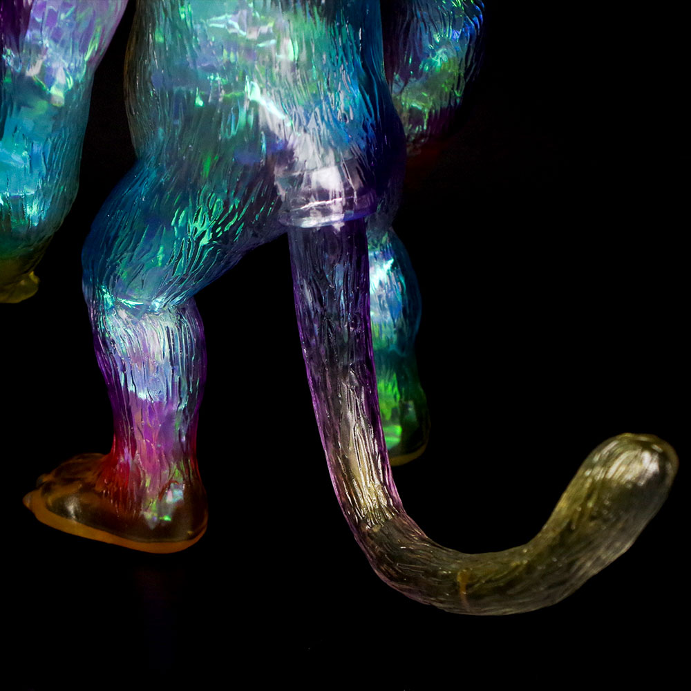 アートジャンキー発！バイオレントキャットの目映い新色が墓場の画廊に