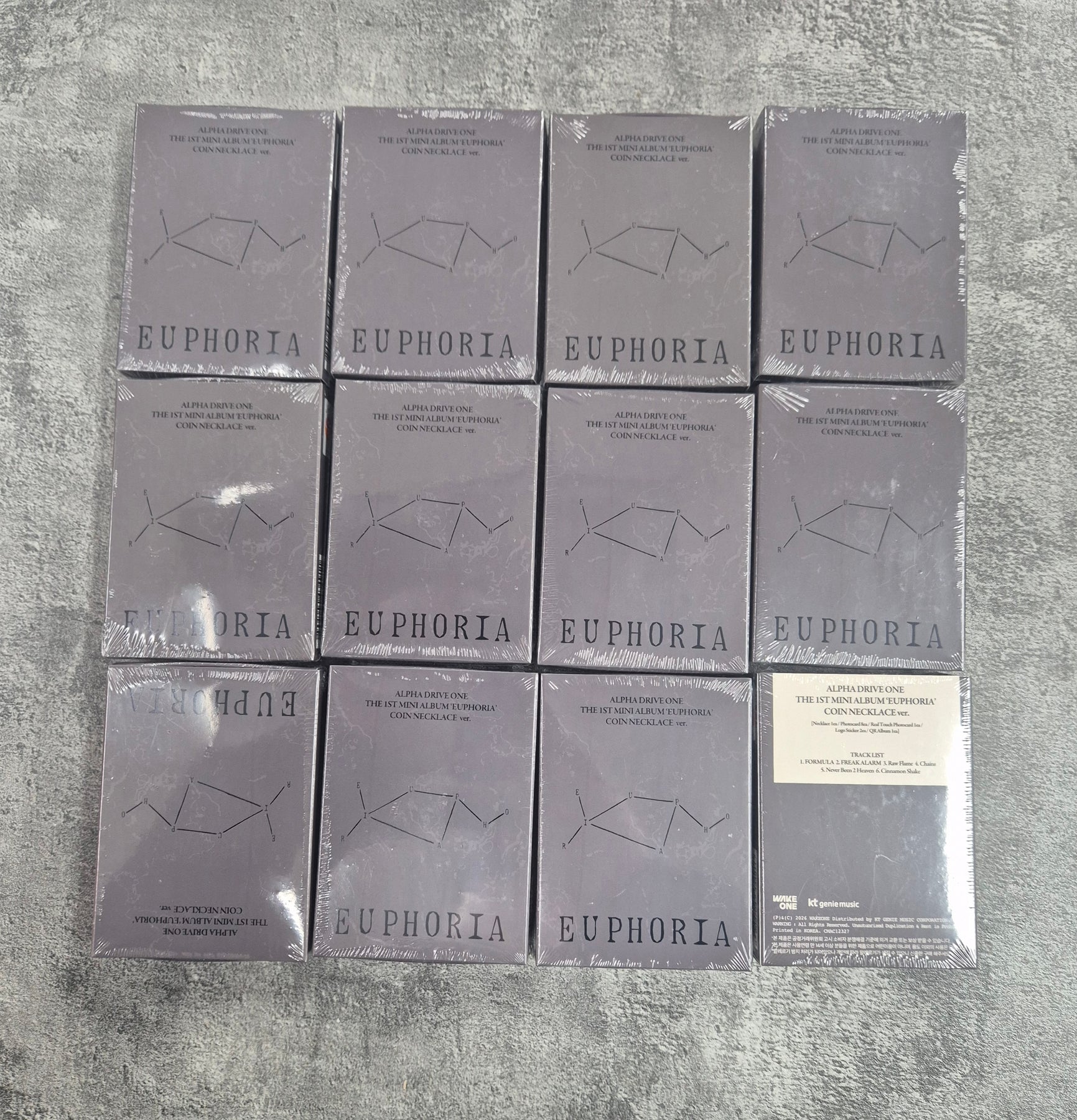 ALPHA DRIVE ONE - 1st Mini Album 'EUPHORIA' (COIN NECKLACE ver
