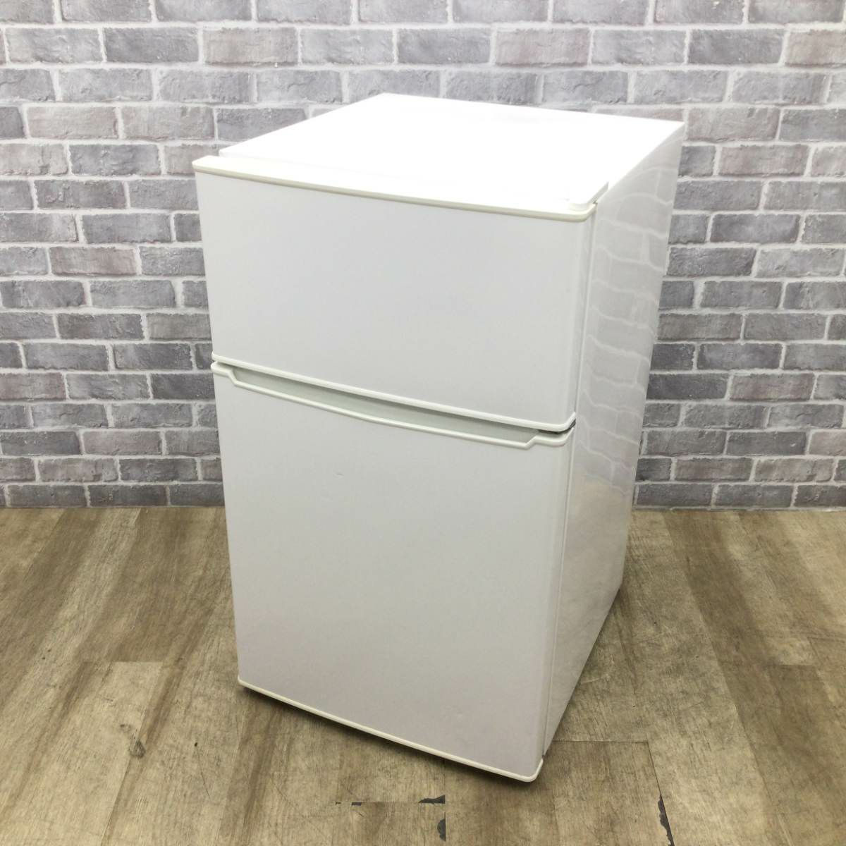 タグレーベルバイアマダナ 冷蔵庫 2ドア 86L 右開き AT-HR11-W 2017年