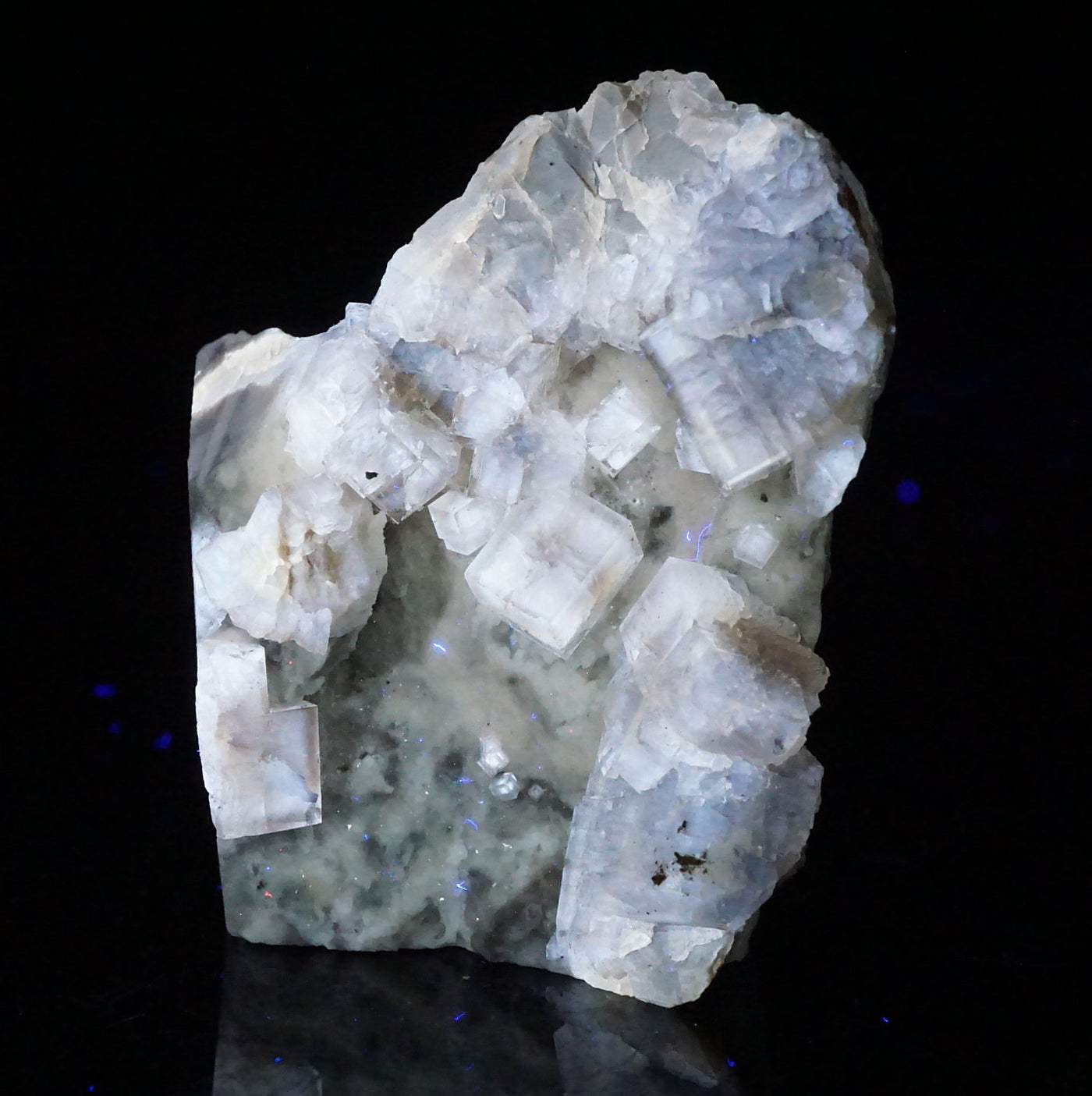 アメリカ・オハイオ州産 フローライト – 天然石ハッピーギフト